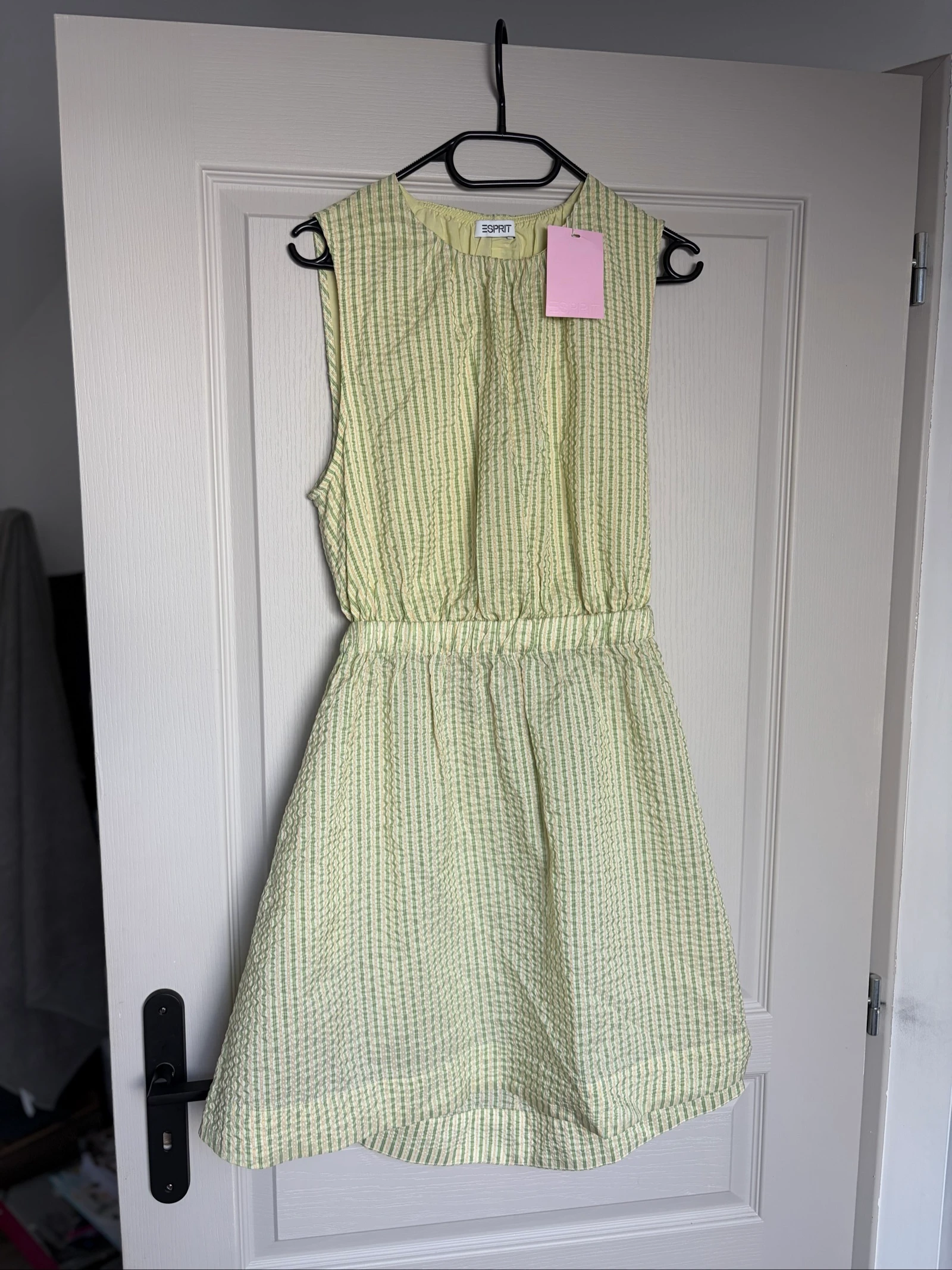 Robe d’été Esprit verte texturée dos ouvert – Taille petit 42 – Neuve avec étiquette